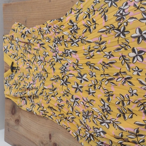 Banana Republic Yellow Floral Sleeveless Pleated Skirt Dress Size 6 - Picture 9 of 11